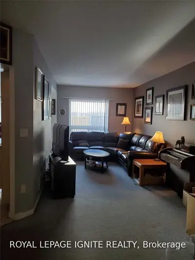 1128 Lower Village Crescent, Mississauga, ON L5E 3K7