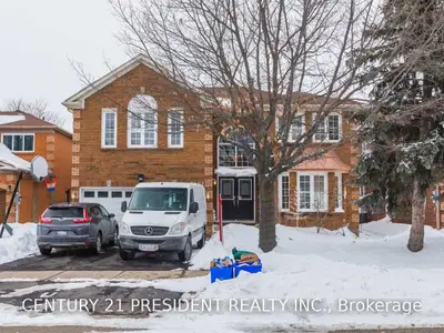 2151 Lumberman Lane, Oakville, ON L6M 2Y9