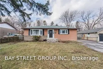 1187 Pinegrove Road, Oakville, ON L6L 2W8