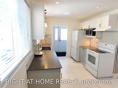 1490 Lewisham Drive, Mississauga, ON L5J 3R4
