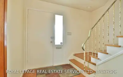209 Elmwood Road, Oakville, ON L6K 2A9