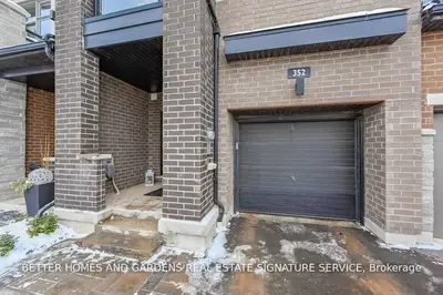 352 Wheat Boom Drive, Oakville, ON L6H 0R4