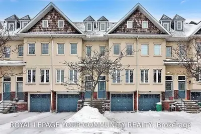 800 Dundas Street W 16, Mississauga, ON L5C 4S8