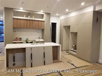 612 Curzon Avenue, Mississauga, ON L5G 1P9