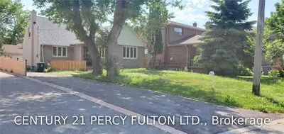 279 Cornelius Parkway Bsmnt., Toronto W05, ON M3K 1T6