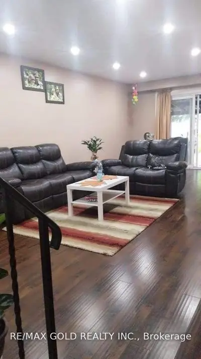 3773 Keenan Cres Crescent, Mississauga, ON L4T 3M1