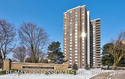 1515 Lakeshore Road E 204, Mississauga, ON L5E 3E2