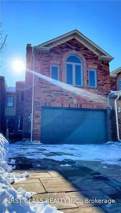 2035 Lumberman Lane, Oakville, On L6m 2z1