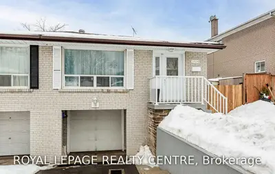 3330 Carillion Avenue, Mississauga, ON L5C 2B1