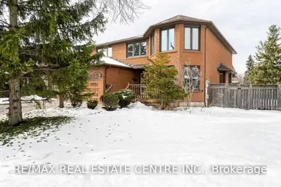 4241 Capilano Court, Mississauga, ON L4W 4H9