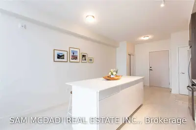 168 Sabina Drive 403, Oakville, ON L6H 7C3