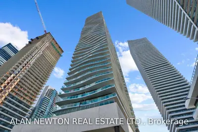 33 Shore Breeze Drive 3705, Toronto W06, ON M8V 0G1