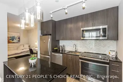 210 Sabina Drive 217, Oakville, ON L6H 7C3
