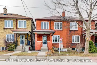 68 Northland Avenue, Toronto W03, ON M6N 2E1