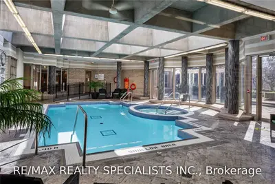 55 Kingsbridge Garden Circle 1206, Mississauga, ON L5R 1Y1