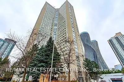 3650 Kaneff Crescent 806, Mississauga, On L5a 4a1
