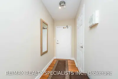 50 Elm Drive E 405, Mississauga, ON L5A 3X2