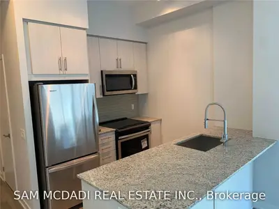 4085 Parkside Village Drive 707, Mississauga, On L5b 0k9