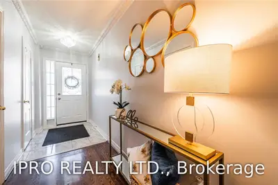 5372 Cosentino Gardens, Mississauga, ON L4Z 3Z4