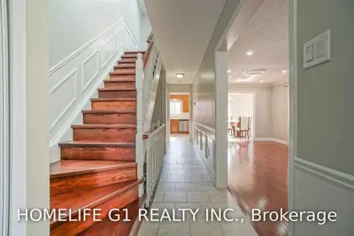 366 Assiniboine Trail, Mississauga, ON L5R 2X9