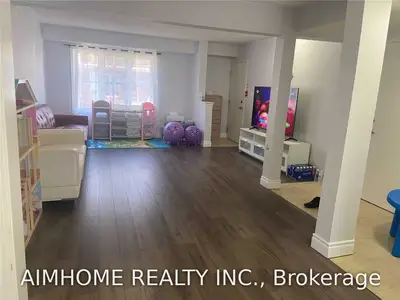 750 Neighbourhood Circle E 2, Mississauga, ON L5B 0B6