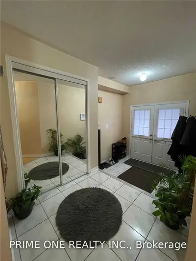 720 Dolly Bird Lane, Mississauga, ON L5W 1C7