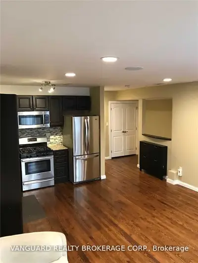 4984A Dundas Street, Toronto W08, ON M9A 1B7