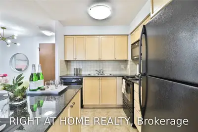 310 Burnhamthorpe Road W 1710, Mississauga, ON L5B 4P9