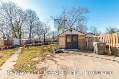 3518 Capricorn Crescent, Mississauga, ON L4T 1S4