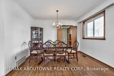 1926 Truscott Drive, Mississauga, ON L5J 2A2