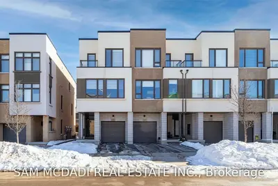 208 Squire Crescent, Oakville, ON L6H 0L6