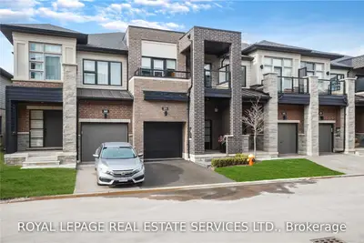 371 Athabasca Close, Oakville, ON L6H 0R5