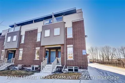 114 Caledonia Park Road 2, Toronto W03, ON M6H 0B2