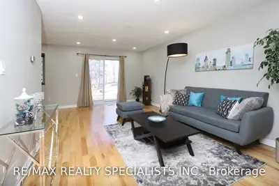 6779 Glen Erin Drive 2, Mississauga, ON L5N 2C1
