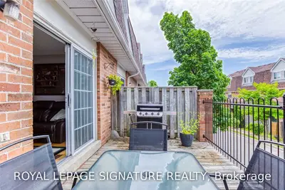 1525 South Parade Court 29, Mississauga, ON L5M 6E9