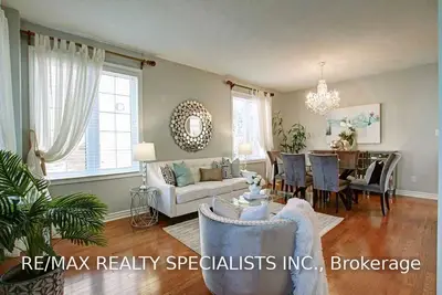 883 Spinning Wheel Crescent, Mississauga, ON L5W 1W4