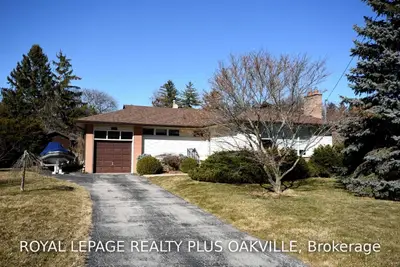 329 Lees Lane, Oakville, ON L6L 4S4