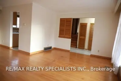 1 Carswell Place, Toronto W09, ON M9R 3K6