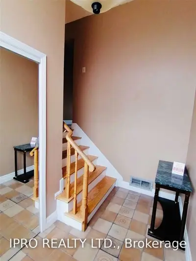 162 Chalfield Lane, Mississauga, ON L4Z 1L3