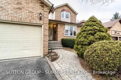 1895 Stoneybrook Court, Mississauga, ON L5L 3S5