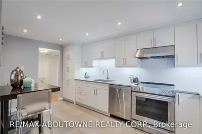 2175 Marine Drive 304, Oakville, ON L6L 5L5