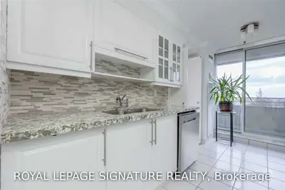 1300 Mississauga Valley Boulevard 501, Mississauga, ON L5A 3S8