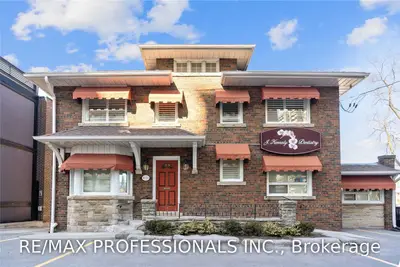 5020 Dundas Street W Upper, Toronto W08, ON M9A 1B8
