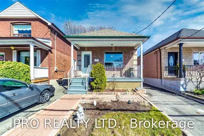 59 Guestville Avenue, Toronto W04, ON M6N 4N4