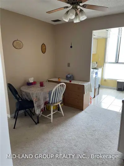 115 Hillcrest Avenue Ph16, Mississauga, ON L5B 3Y9