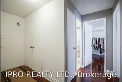 1320 Mississauga Valley Boulevard 415, Mississauga, ON L5A 3S9