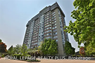 880 Dundas Street W 1502, Mississauga, ON L5C 4H3