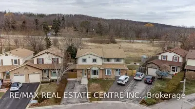 2429 Kirstie Court, Burlington, ON L7P 3Y9