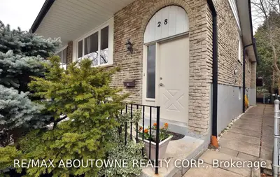 28 Orsett Street, Oakville, ON L6H 2N9