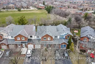 2433 Stefi Trail, Oakville, ON L6H 5Y4